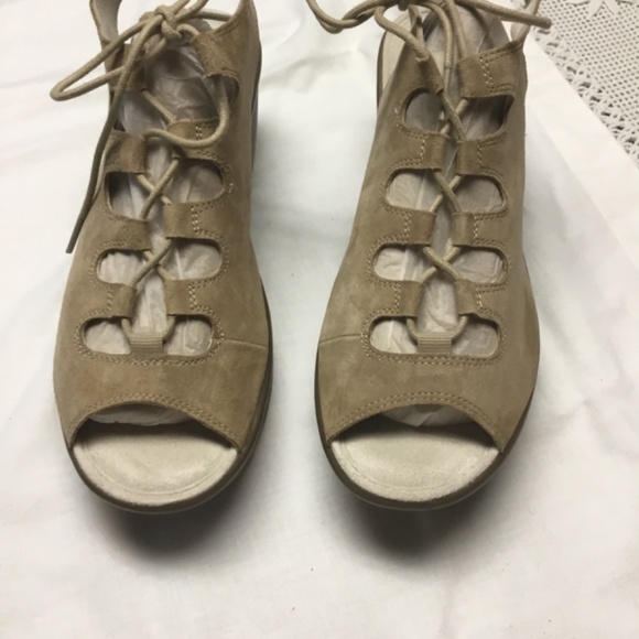 SKETCHERS LACE UP SHOES SIZE 8 MEMORY FOAM TAN SUEDE - Picture 11 of 12